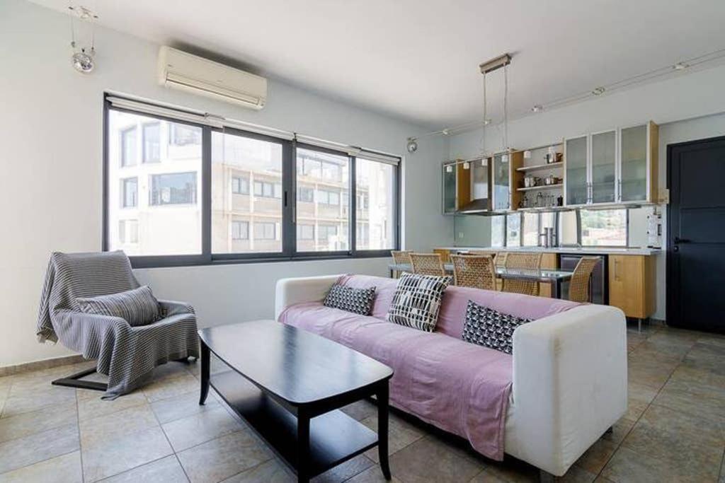 1Bedroom House In The City Center With Great View Atény Exteriér fotografie