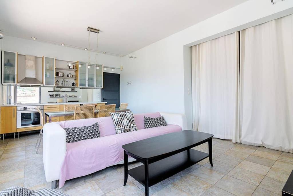1Bedroom House In The City Center With Great View Atény Exteriér fotografie
